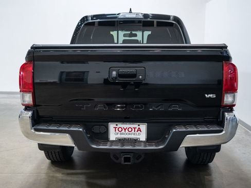 Used 2017 Toyota Tacoma TRD Off-Road w/ Tow Package AWD/4WD image 8