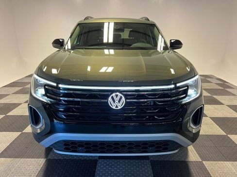 New 2026 Volkswagen Atlas Peak Edition AWD/4WD image 2