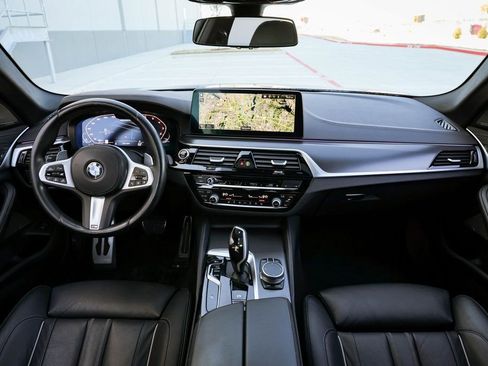 Used 2022 BMW M550i xDrive AWD/4WD image 33