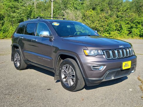 Used 2019 Jeep Grand Cherokee Limited w/ Trailer Tow Group IV AWD/4WD image 3