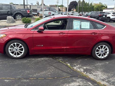Used 2019 Ford Fusion SE FWD image 5