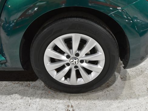 Used 2018 Volkswagen Beetle 2.0T image 54