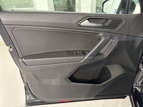 Used 2018 Volkswagen Tiguan SE FWD image 20