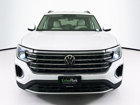 Used 2024 Volkswagen Atlas SE FWD image 2