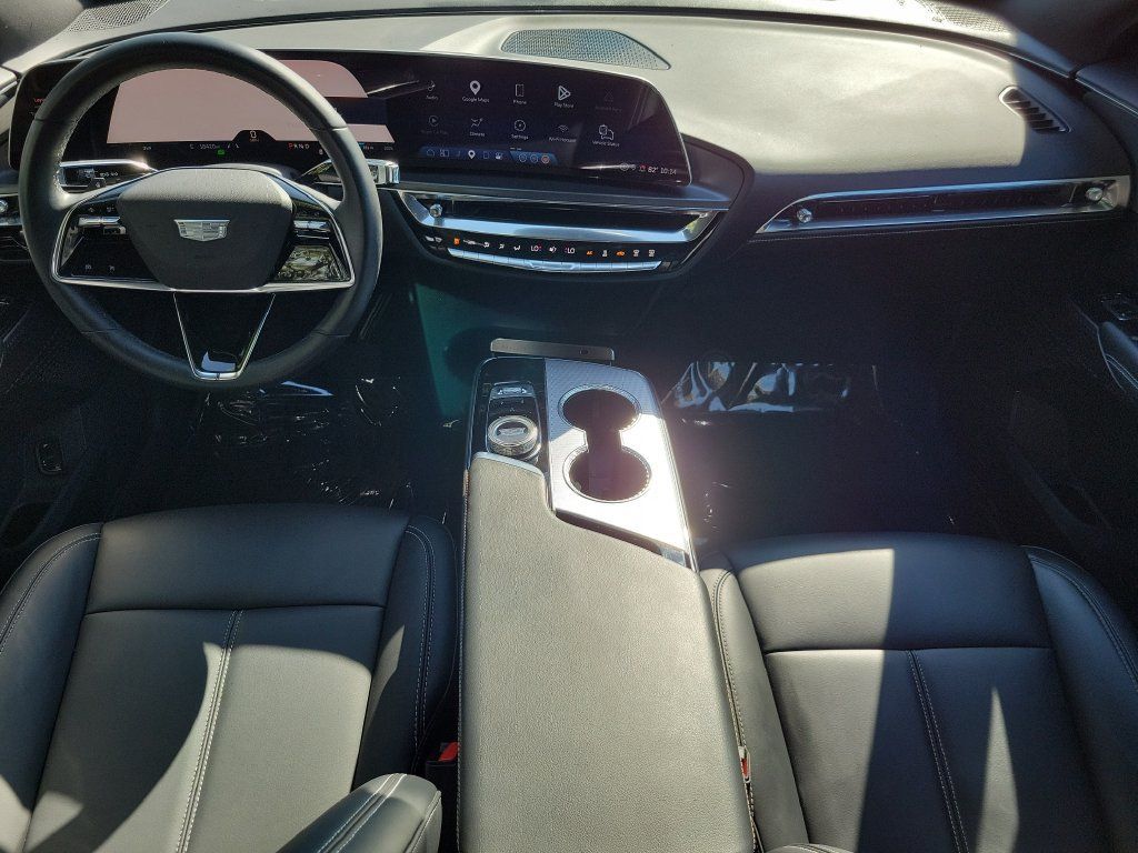 Used 2024 Cadillac Lyriq Tech RWD image 17