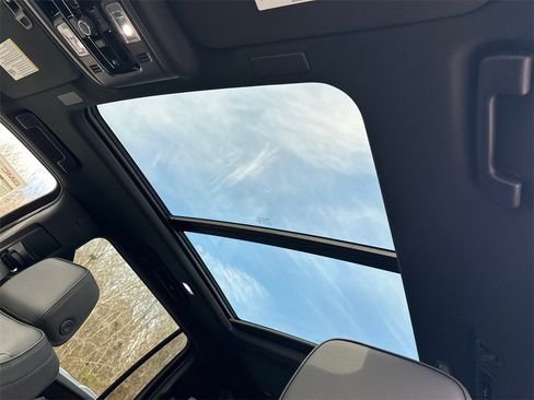 New 2026 GMC Yukon XL Denali w/ Sun & Power Step Package image 31