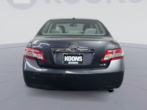 Used 2011 Toyota Camry XLE w/ SE/XLE Extra-Value Pkg FWD image 5