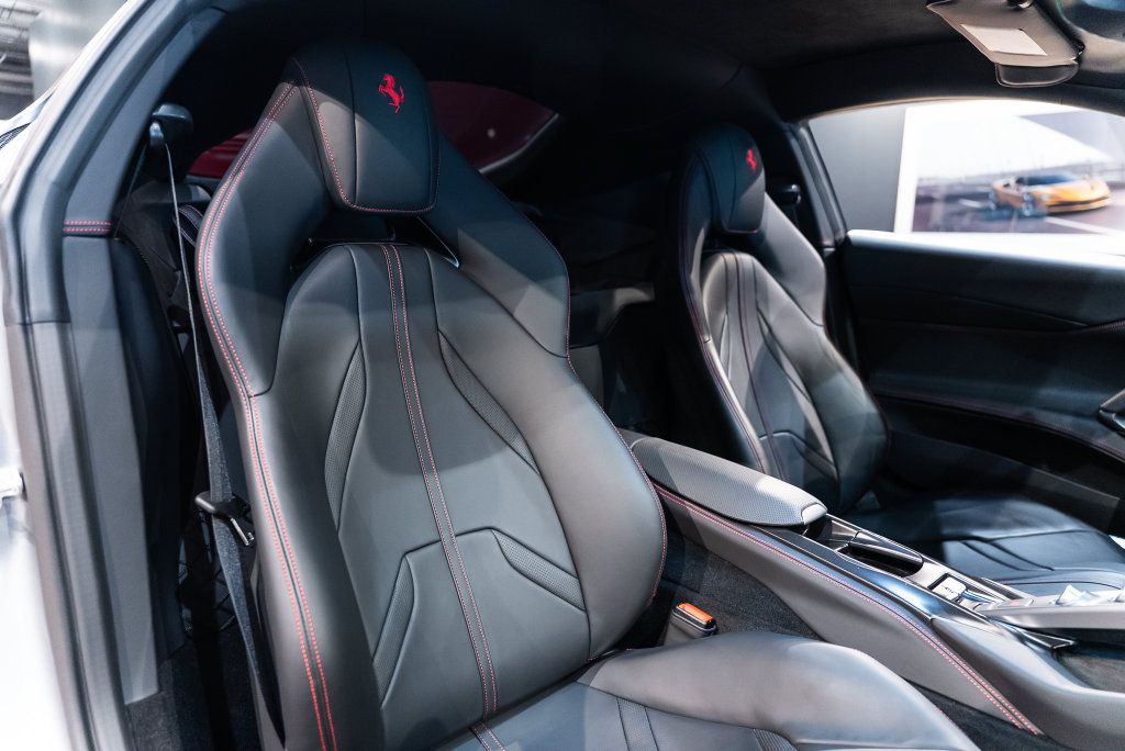 Used 2020 Ferrari 812 Superfast RWD image 44
