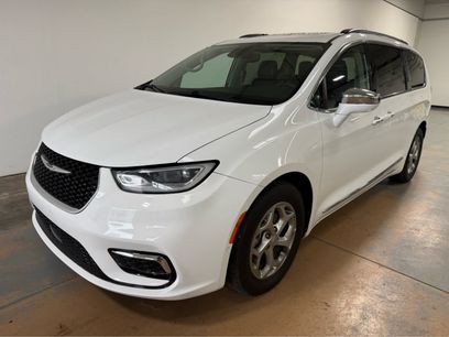 Used 2022 Chrysler Pacifica Limited