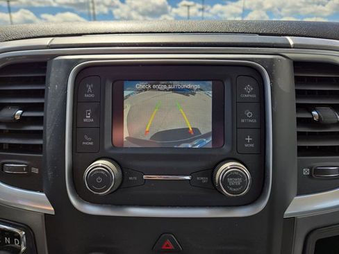 Used 2024 RAM 1500 Classic SLT AWD/4WD image 27