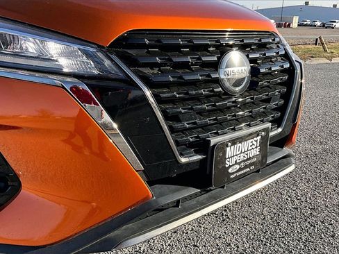 Used 2021 Nissan Kicks SR image 24