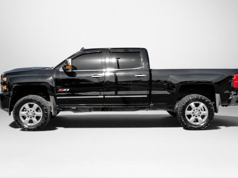 Used 2019 Chevrolet Silverado 2500 LTZ w/ Duramax Plus Package AWD/4WD image 8