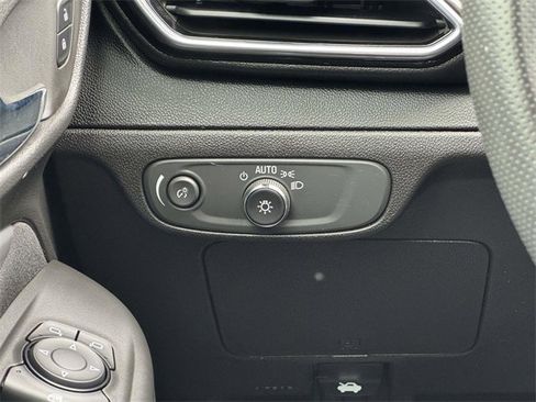 Used 2022 Chevrolet Bolt EUV LT image 21