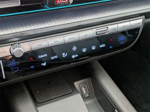 Used 2025 Hyundai Ioniq 6 SEL image 22