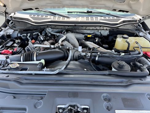 Used 2020 Ford F350 XLT AWD/4WD image 30