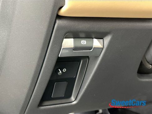 Used 2025 Land Rover Defender 110 V8 image 22