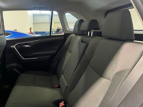Used 2022 Toyota RAV4 XLE w/ Convenience Package FWD image 18