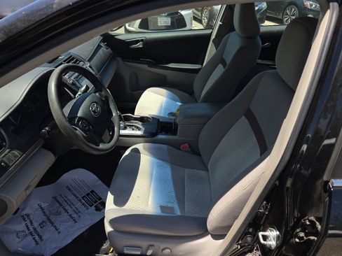 Used 2012 Toyota Camry LE FWD image 10