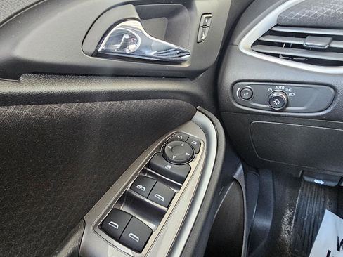 Used 2024 Chevrolet Malibu LT image 24