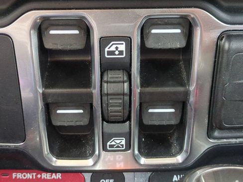 Used 2024 Jeep Wrangler Unlimited Rubicon 4xe AWD/4WD image 24