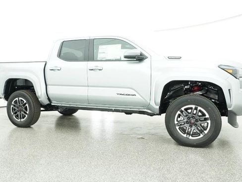 New 2025 Toyota Tacoma TRD Sport image 25