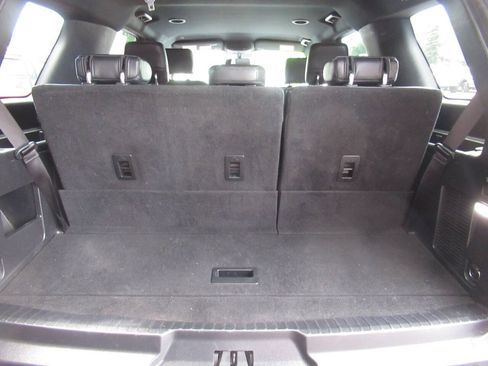 Used 2019 Ford Expedition XLT w/ Equipment Group 202A AWD/4WD image 12