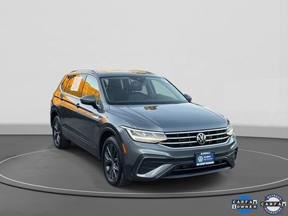 Used 2023 Volkswagen Tiguan SE w/ Panoramic Sunroof Package