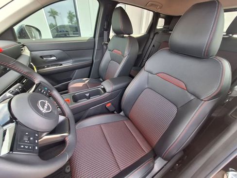 New 2026 Nissan Kicks SR FWD image 13