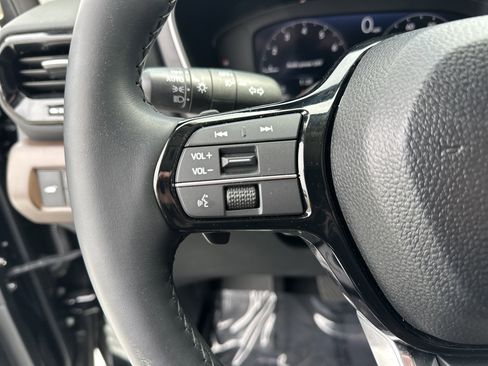 Used 2025 Honda Pilot Elite image 19