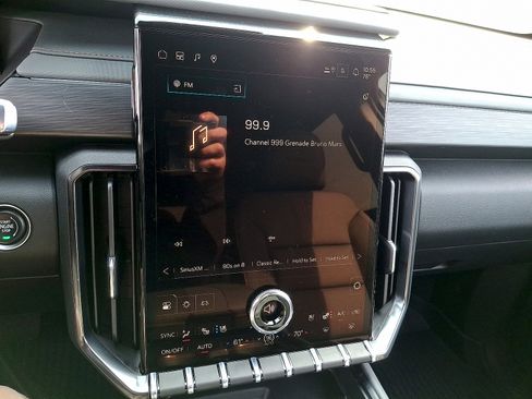 New 2026 GMC Acadia AT4 w/ Super Cruise Package AWD/4WD image 8