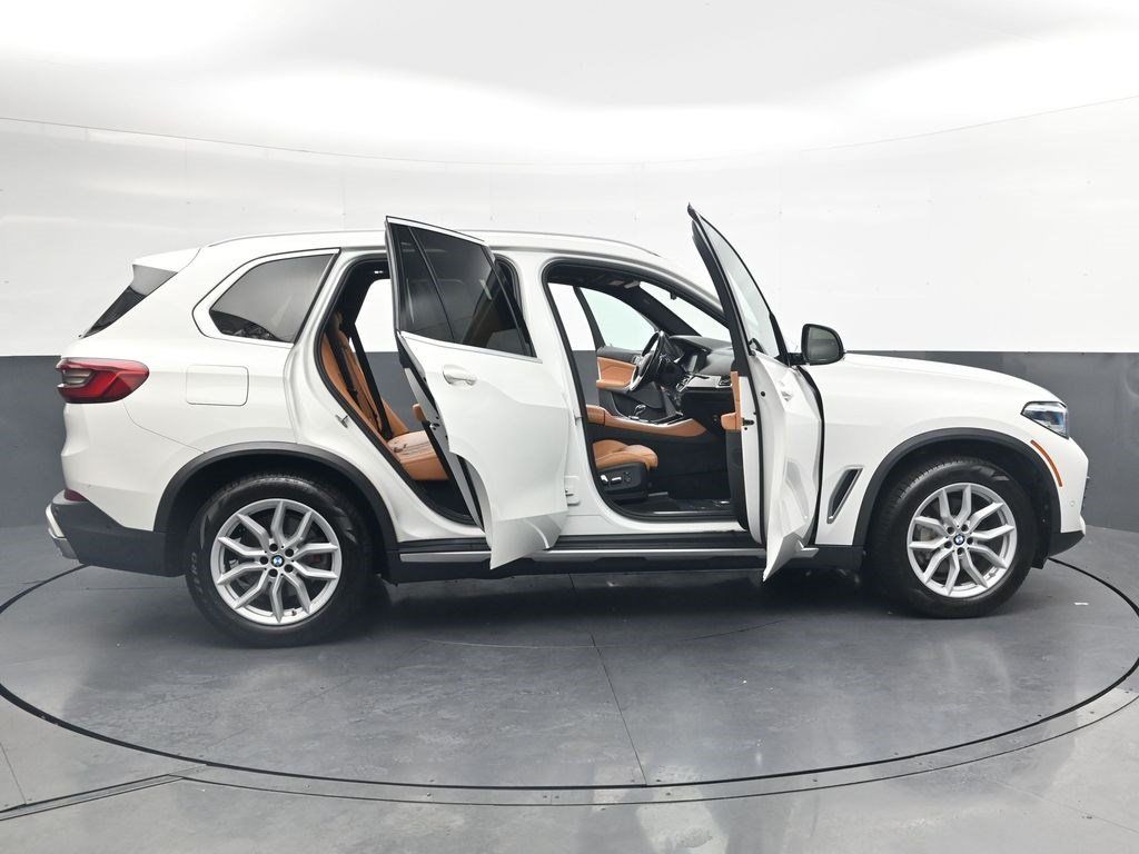 Used 2019 BMW X5 xDrive40i w/ Convenience Package AWD/4WD image 34