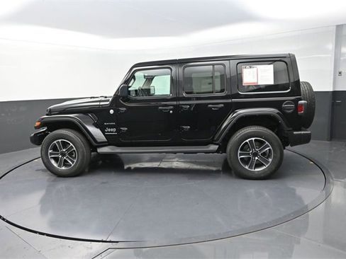 Used 2023 Jeep Wrangler Unlimited Sahara w/ Cold Weather Group image 4