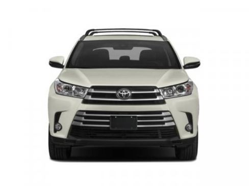 Used 2019 Toyota Highlander XLE FWD image 4