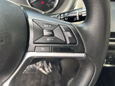 Used 2020 Nissan Kicks S FWD image 28