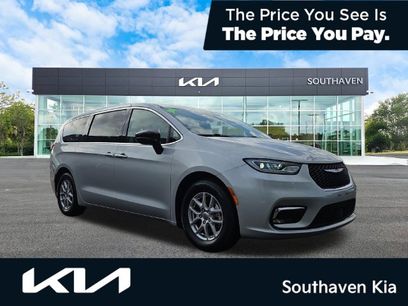 Used 2024 Chrysler Pacifica Touring-L