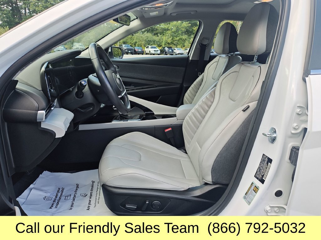 Used 2025 Hyundai Elantra Limited FWD image 11
