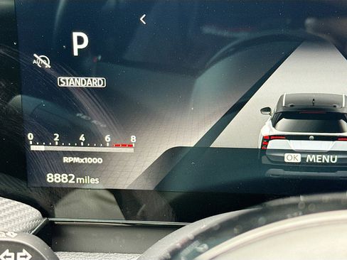 Used 2025 Nissan Kicks SR FWD image 12
