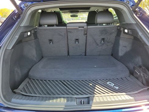 Used 2022 Audi Q4 e-tron Premium Plus image 9