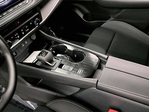 New 2025 Nissan Rogue S image 8