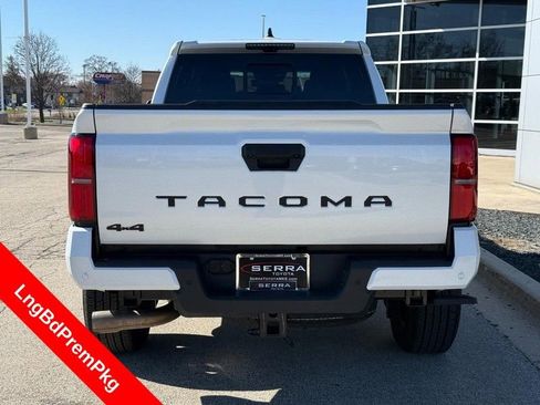 Used 2025 Toyota Tacoma TRD Sport w/ TRD Sport Premium Package AWD/4WD image 4