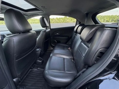 Used 2017 Honda HR-V EX image 10