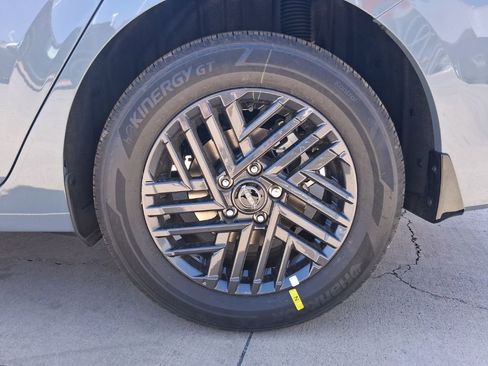 New 2026 Nissan Sentra SV w/ SV Convenience Package FWD image 28