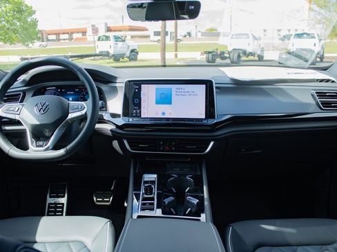 Used 2024 Volkswagen Atlas Cross Sport SEL Premium R-Line image 36