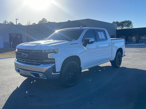 Used 2021 Chevrolet Silverado 1500 LTZ w/ LTZ Convenience Package II AWD/4WD image 3