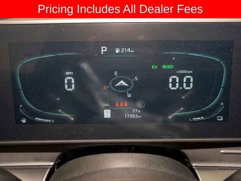 Used 2023 Kia Sportage EX AWD/4WD image 17