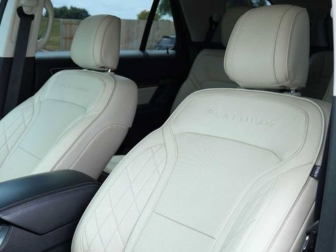 Used 2019 Ford Explorer Platinum AWD/4WD image 11