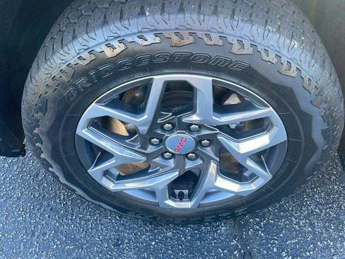 Certified 2022 GMC Sierra 1500 SLT w/ SLT Premium Package image 6