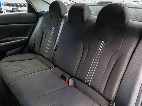 Used 2023 Hyundai Elantra SEL w/ Convenience Package FWD image 21