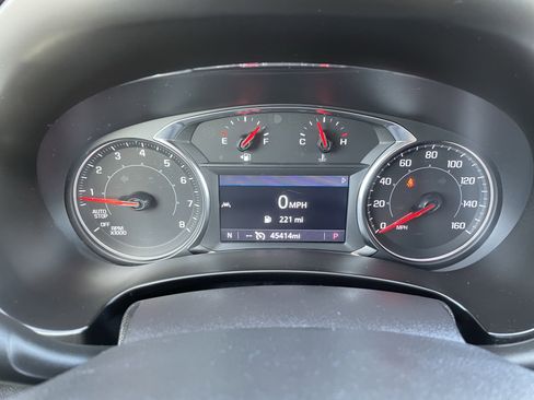 Used 2024 GMC Terrain SLT image 30