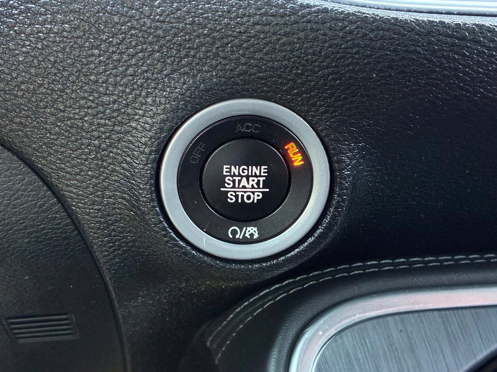 Used 2018 Dodge Challenger R/T RWD image 21